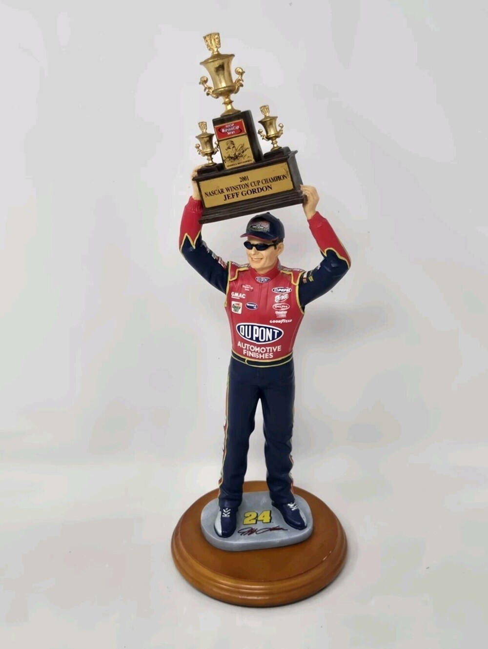 Jeff Gordon Nascar Winston Cup Championship season 2001 Statue Figure Trophy